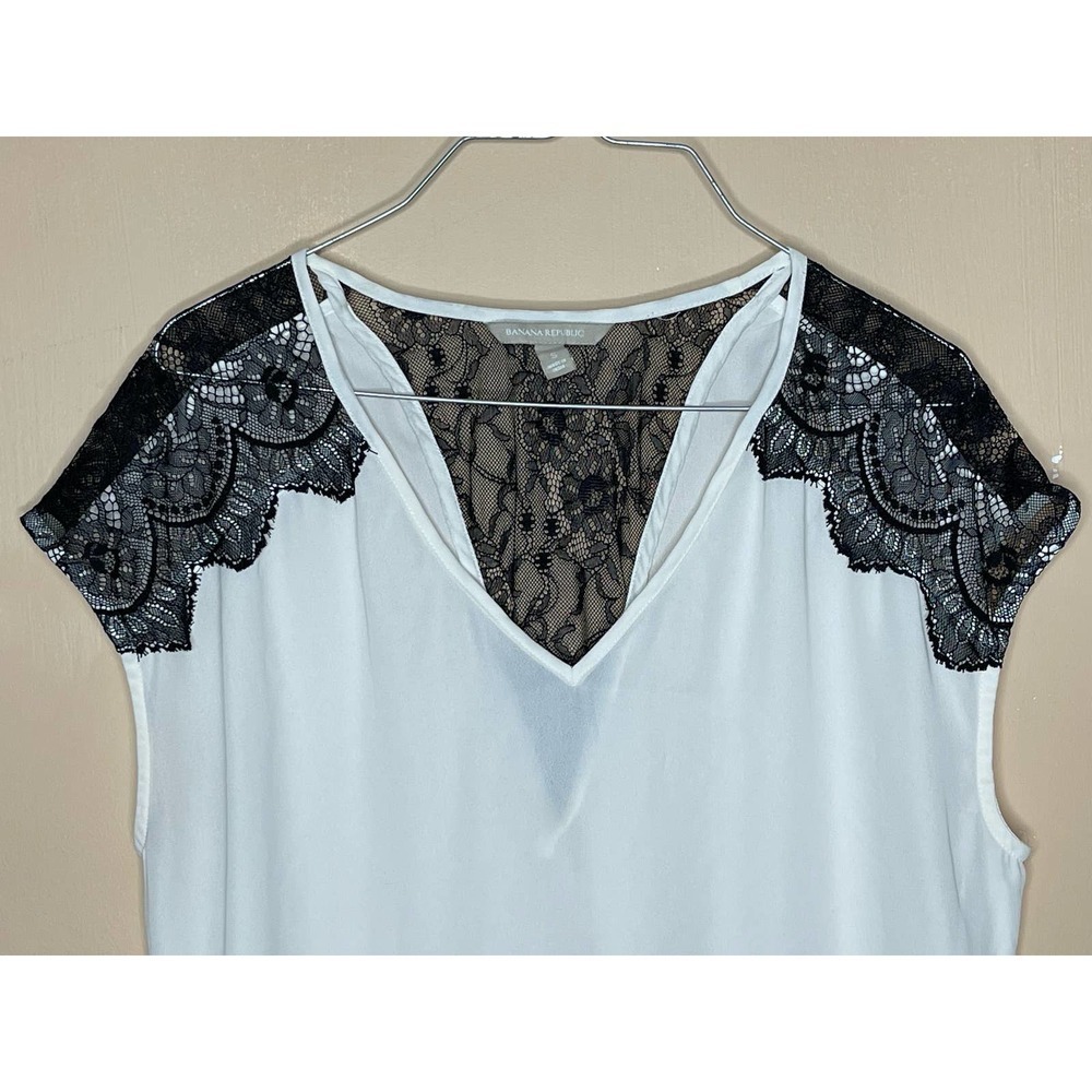 Banana Republic Women's Lace Accented Sleeveless Blouse White Black Lace Size S